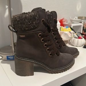 Brown Roxy boots size 6